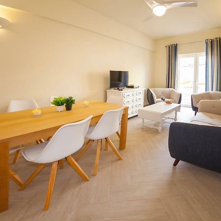 Apartamento de 100 m2, 3 quarto(s) e 2 banheiro(s) em Lagos Centro da cidade Exterior foto