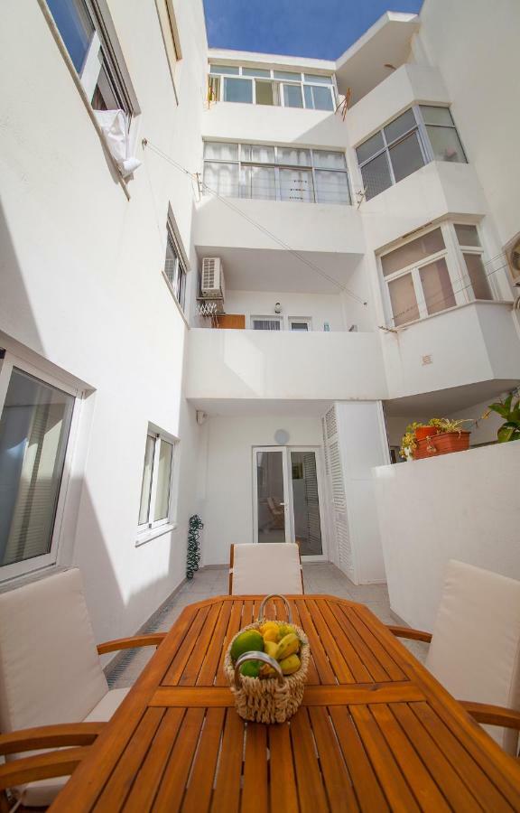 Apartamento de 100 m2, 3 quarto(s) e 2 banheiro(s) em Lagos Centro da cidade Exterior foto